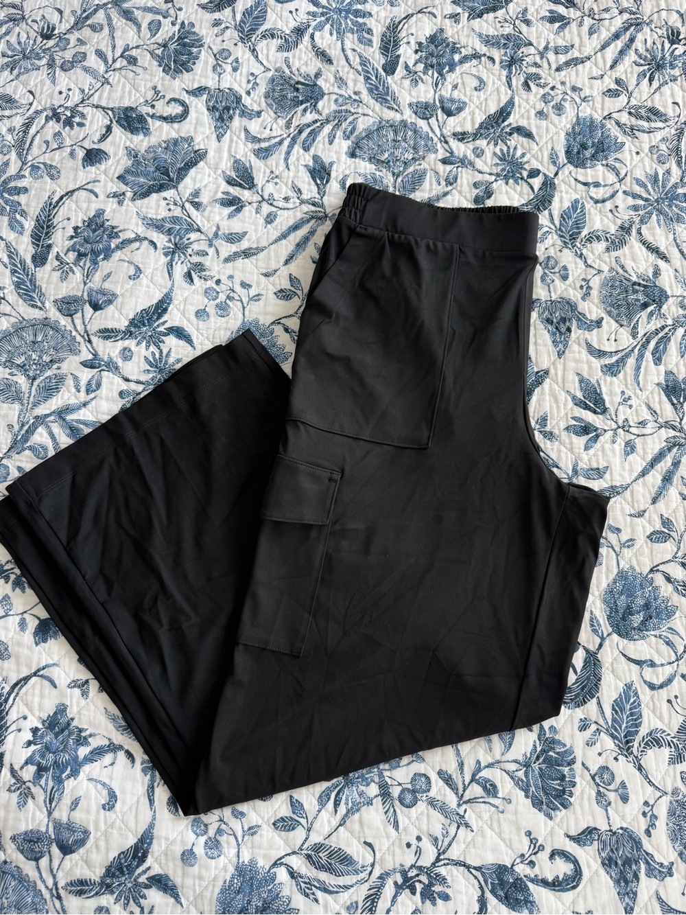 Lou & Grey Black Cargo Pants with Elastic Waist